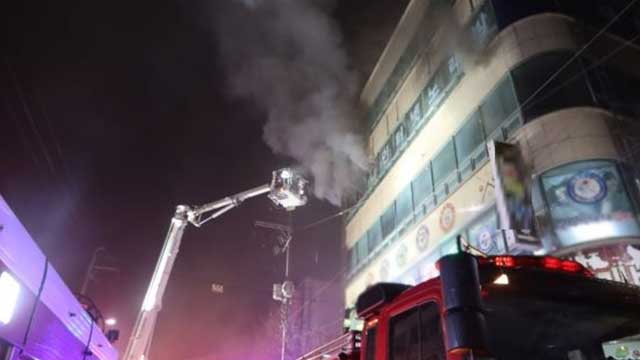 인천 노래연습장서 화재…1명 연기 흡입