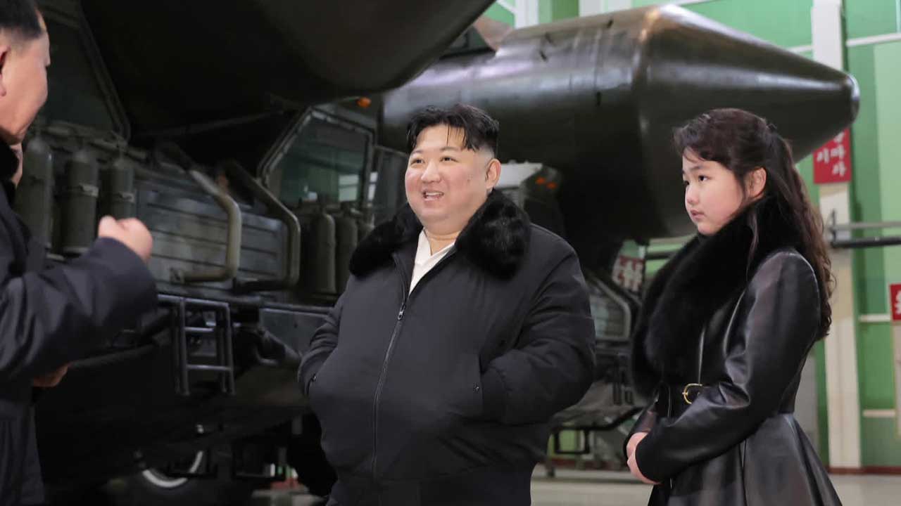 김정은 “남한 평정” 위협 후 실제 포사격 훈련…우려되는 향후 도발은?