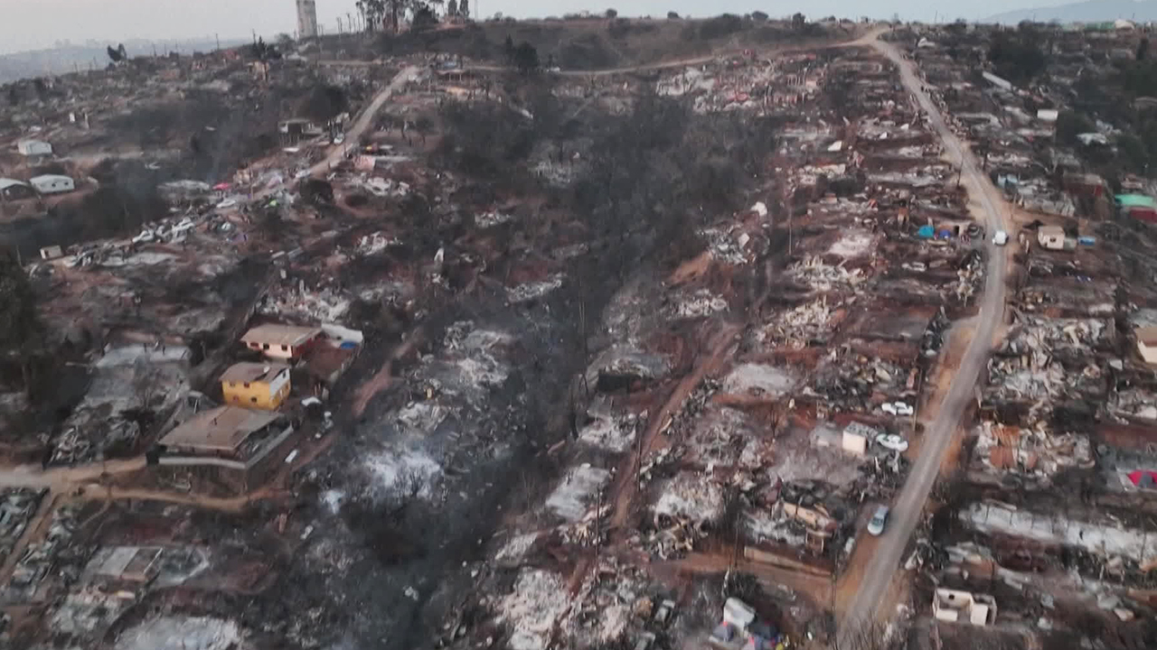 ‘지옥’이 된 휴양지…칠레 산불에 100명 넘게 사망