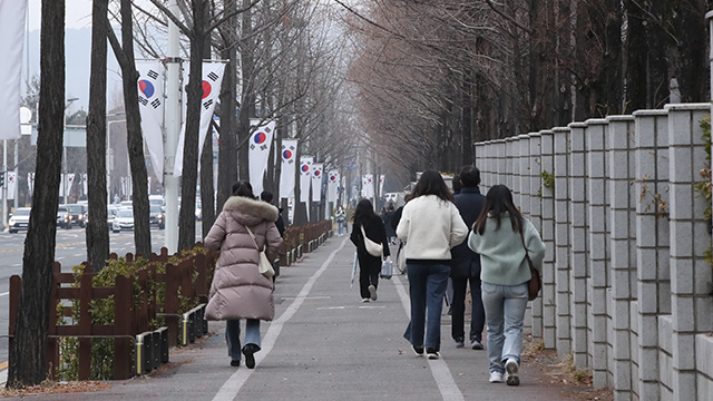 곳곳에 눈이나 비 조금…내륙지역 짙은 안개