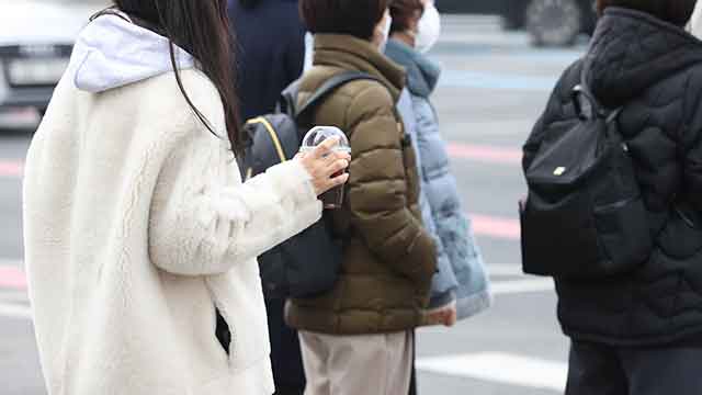 중부지방 흐리고 남부는 가끔 구름 많아