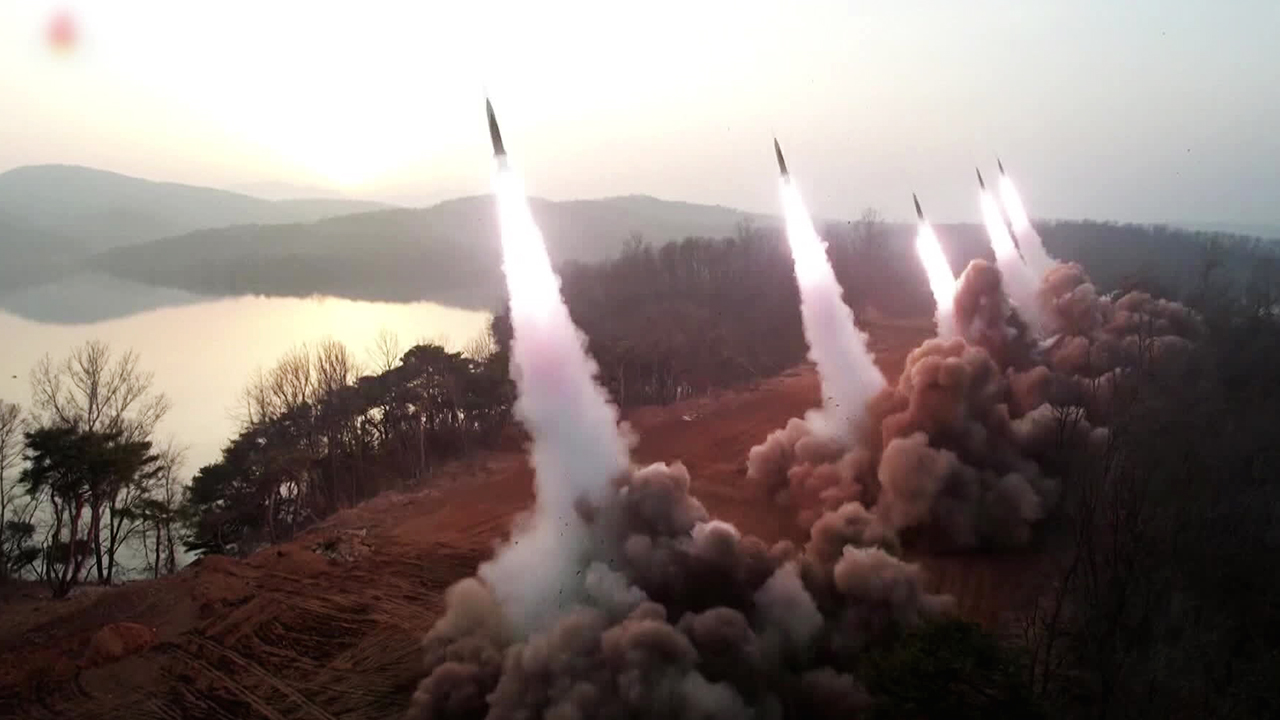 북한, 동해상으로 탄도미사일 발사…한 달 만에 도발 재개