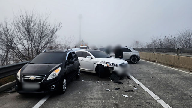 출근길 졸음운전하다 앞차 들이받아…동두천시 4중 추돌 사고로 2명 다쳐