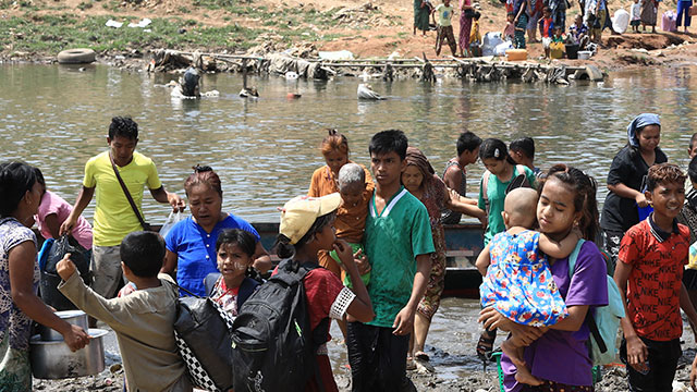 미얀마군-반군 교전 재개…피란민 2천 명 태국으로 대피