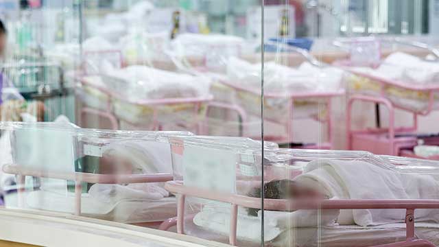 2월 출생아 수 또 2월 기준 ‘역대 최소’…사망자 수는 9.6%↑