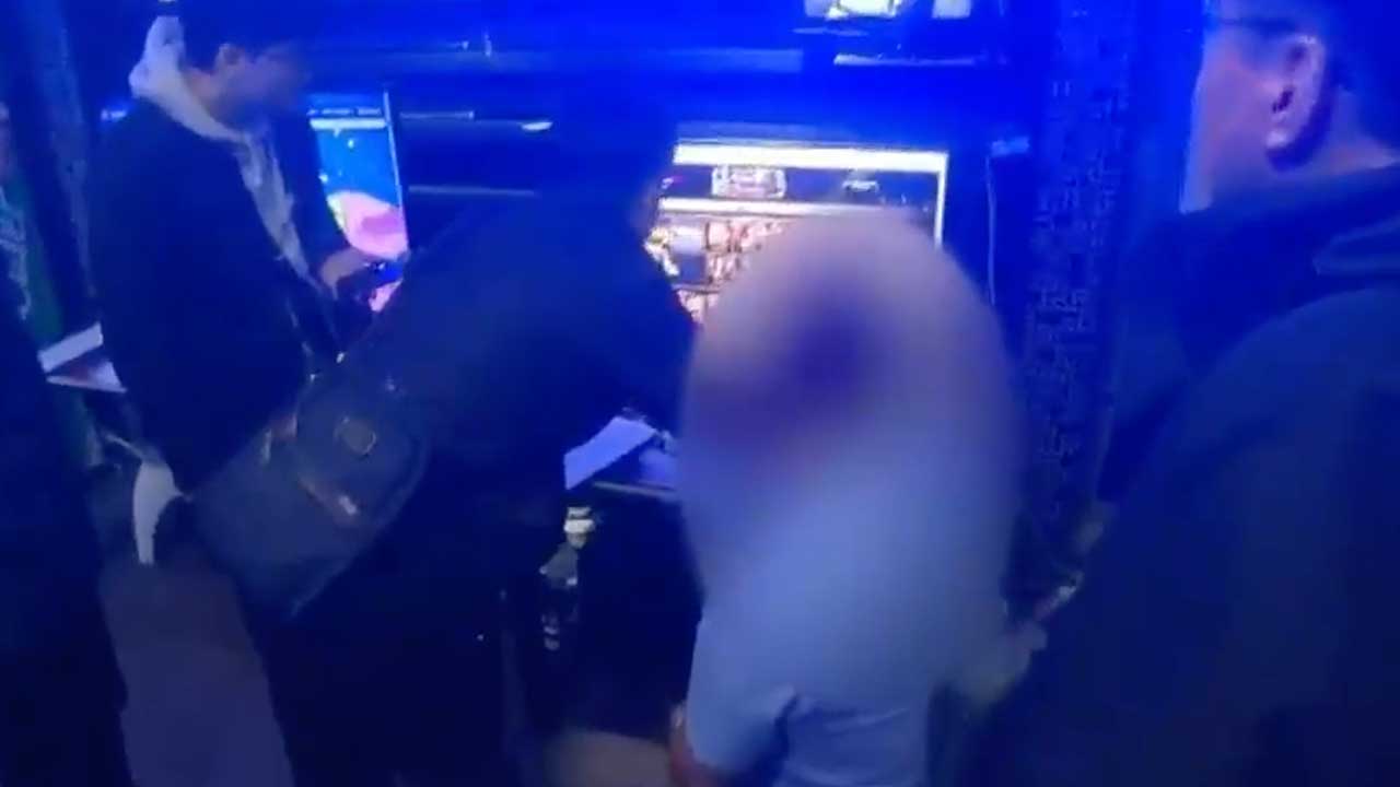 성인 PC방에 불법 도박게임 공급…일당 4명 검거