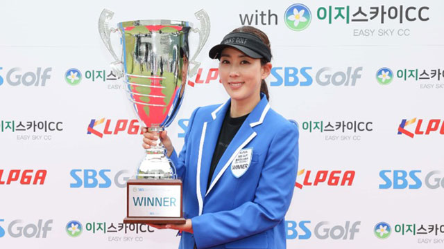 홍진주, KLPGA 챔피언스투어 시즌 첫 우승…통산 3승