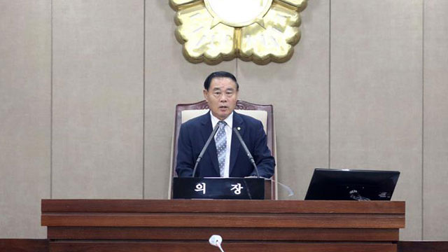 수원시의회 내홍 끝에 무소속 이재식 의원 후반기 의장 선출