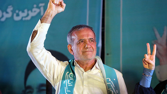 이란 대선 “서방 관계 복원” 주장 개혁파 페제시키안 당선…54.8% 득표