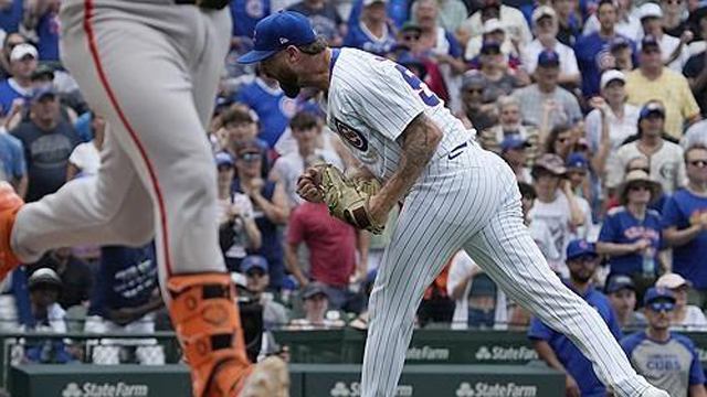 MLB 컵스 불펜투수, 3실점 강판 후 홧김에 벽 치다 왼손 골절