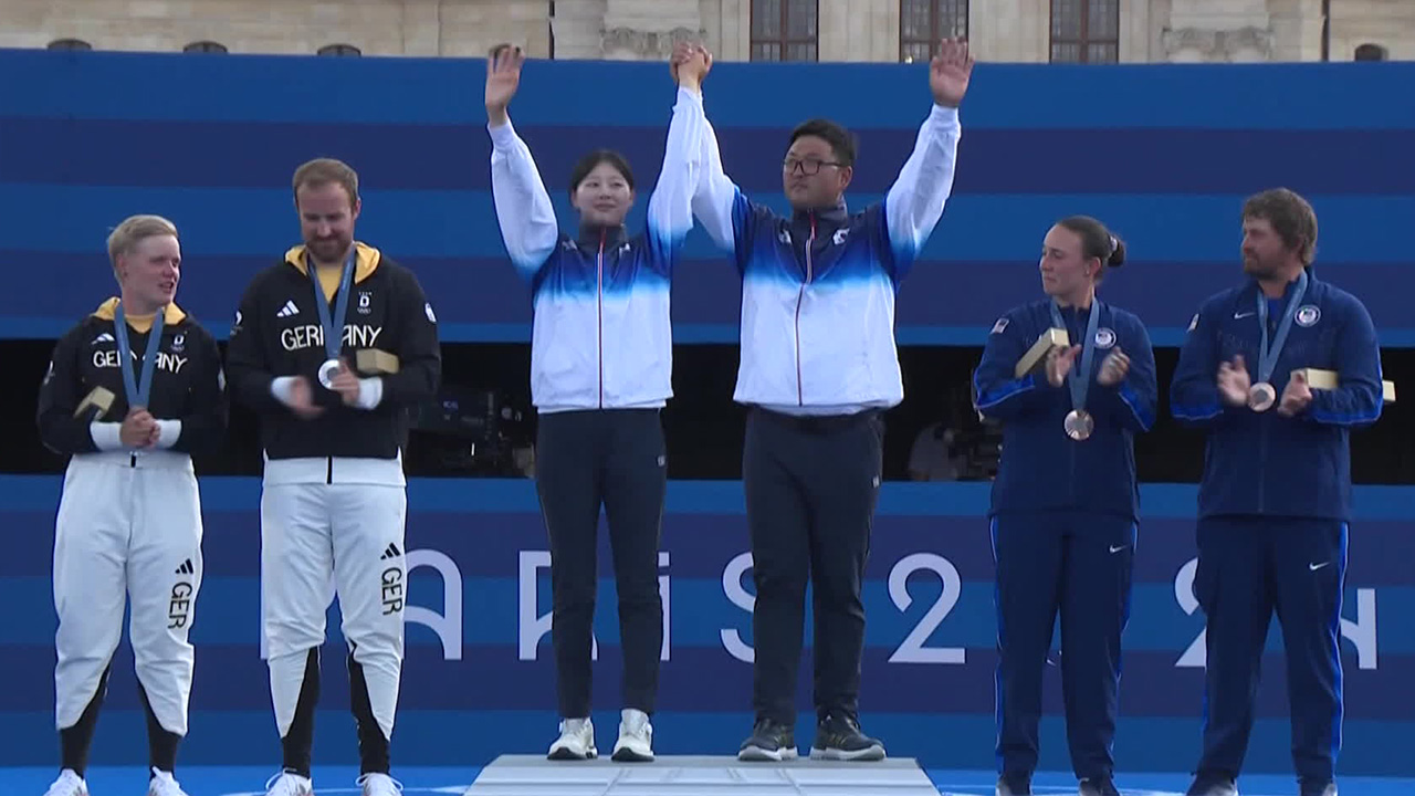 한국 양궁 혼성전서도 금메달…김우진-임시현 2관왕