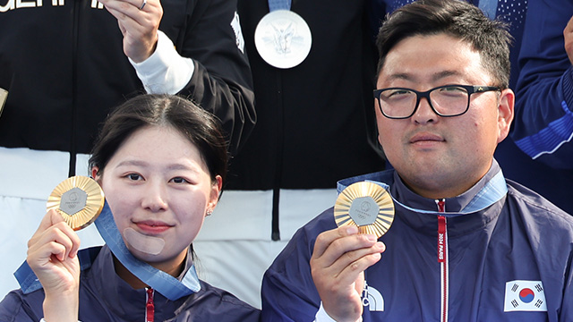 임시현·김우진, 양궁 혼성전 금메달…대회 3관왕도 도전