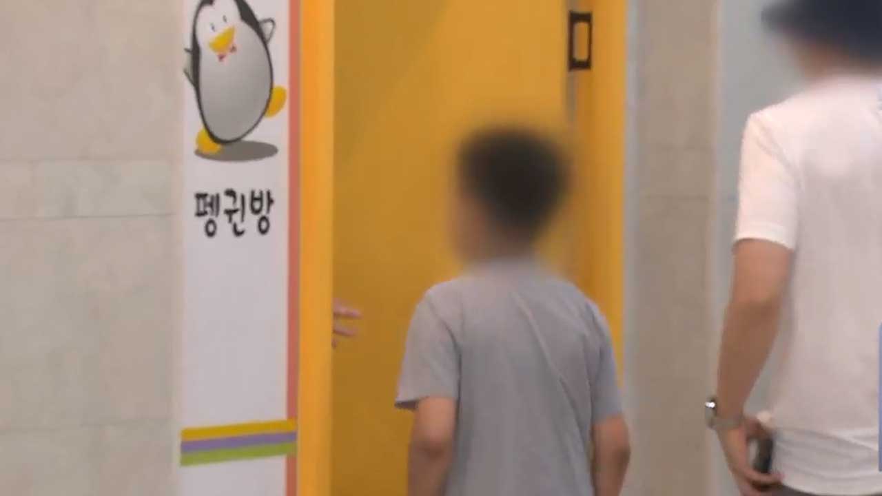 코로나19 급증에 치료약·진단키트 부족…곳곳 혼선