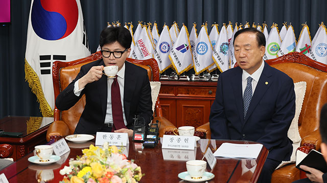 한동훈, 개신교 지도자 만나 “국민들 걱정 덜며 의료 개혁 자체는 이룰 것”