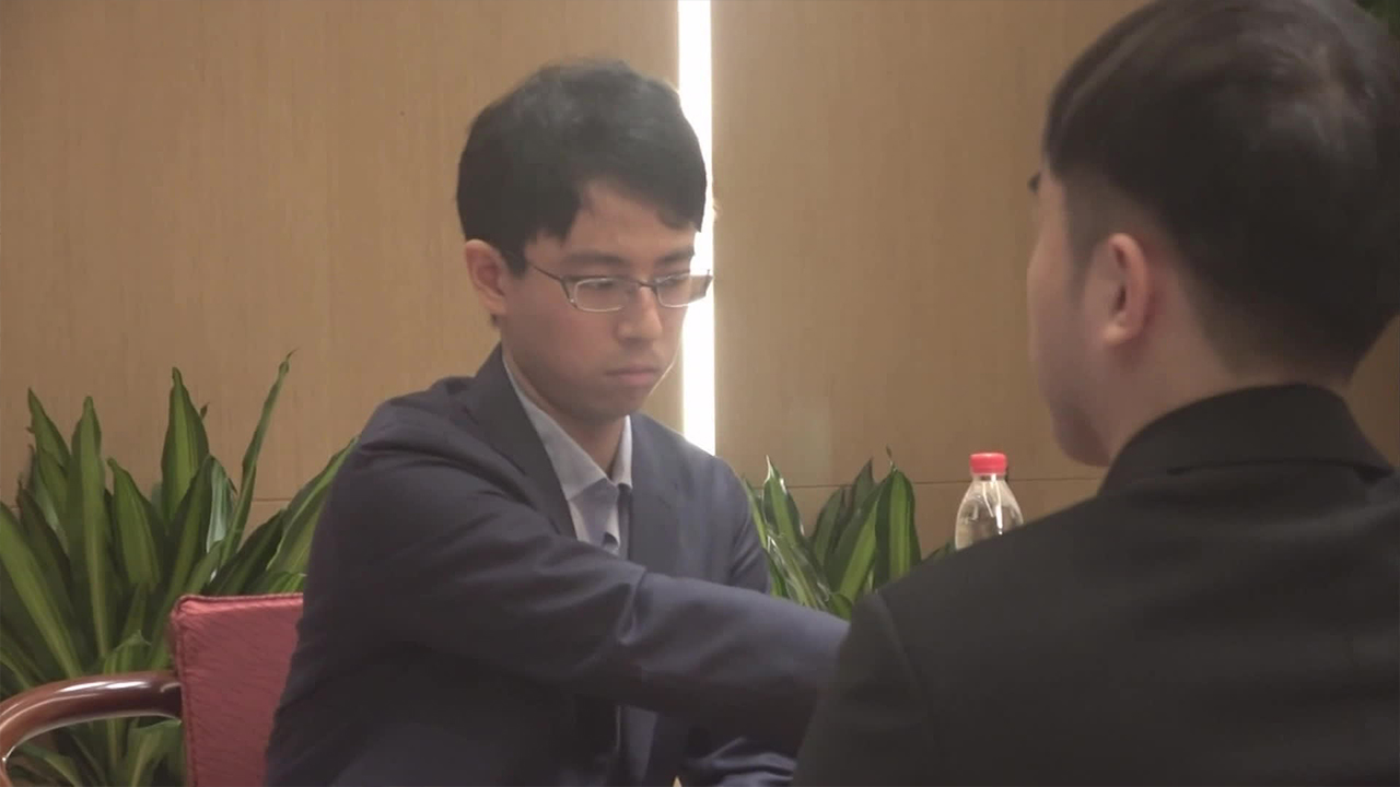 일본 바둑기사 19년 만에 세계대회 우승…그 뒤에 한국인 사범