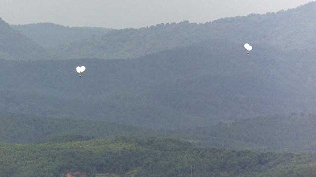 합참 “북한, 어제 120여개 쓰레기 풍선 띄워…안전 위해 물질은 없어”