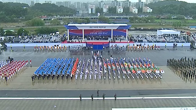 국군의날 기념행사 개최…오후엔 시가행진 예정