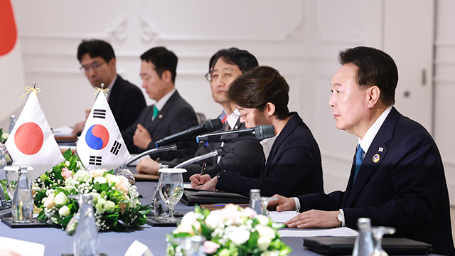 윤 대통령 “셔틀외교로 긴밀한 소통”…이시바 일본 총리 “양국 관계 계승·발전”