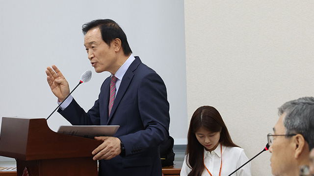 임태희 경기교육감, 명태균 이력서 발언에 “보여준 적 없다”