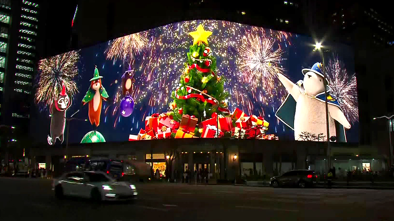 Giant electronic billboard unveiled in Myeongdong as Korea's new landmark