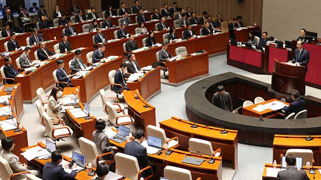 내년 예산안 두고 여 “미래세대 위한 긴축” 야 “경기대응 포기”