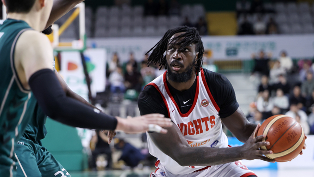 KBL ‘하드콜 시대’에 살아남는 법…닿기 전에 뛰거나 쏘거나