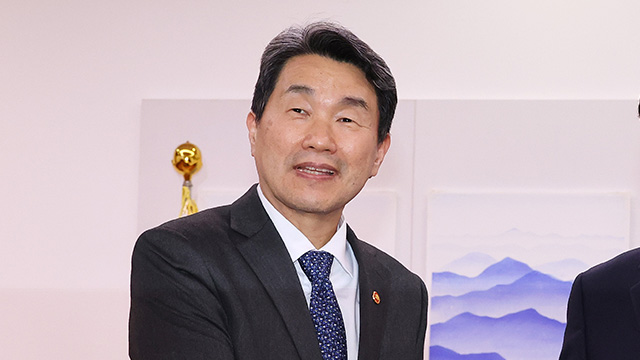 이주호, 긴급 간부회의서 대응 논의…계엄 해제 국무회의 참석
