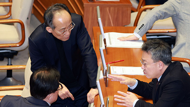 국민의힘 추경호·박정하, 윤 대통령 참모들 만나 당 기류 전달…탄핵 대책 논의