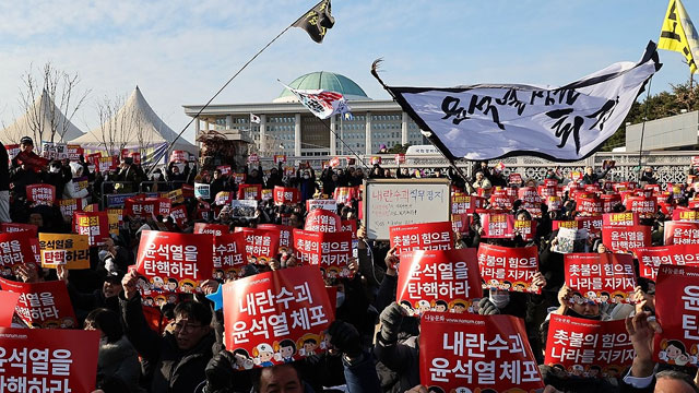 9호선 국회의사당·여의도역 무정차 통과…“퇴진집회 인파 몰려”