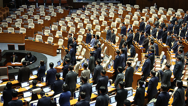 유럽언론 “윤 대통령, 탄핵 위기 면했지만 정치적 미래 밝지않아”