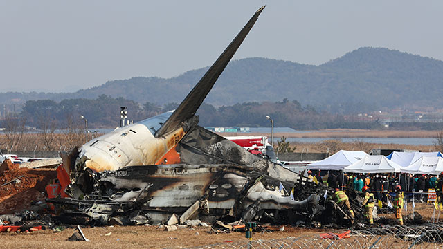 [속보] 무안 제주항공여객기 참사…176명 사망·2명 부상