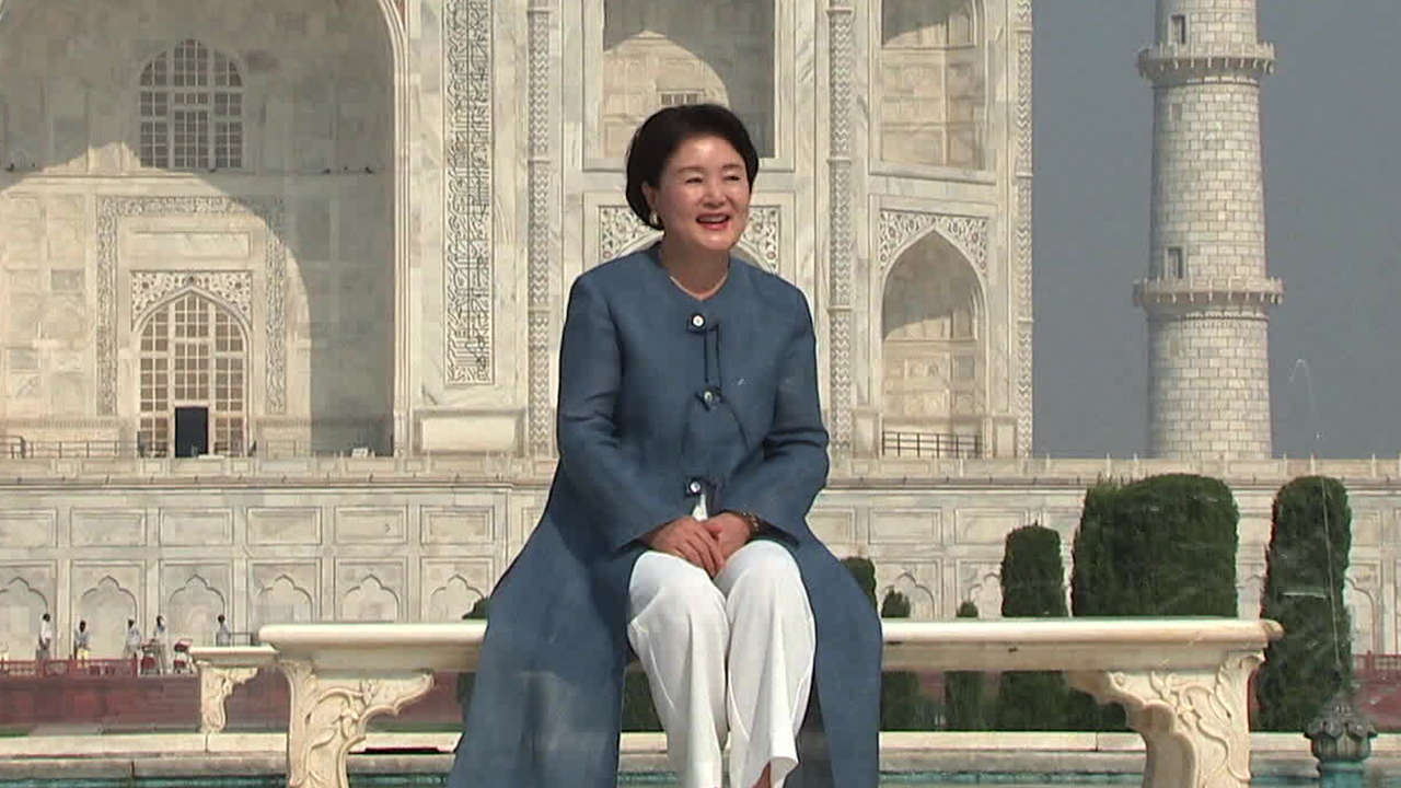 검찰, ‘인도 방문·샤넬재킷 의혹’ 김정숙 여사 무혐의 처분