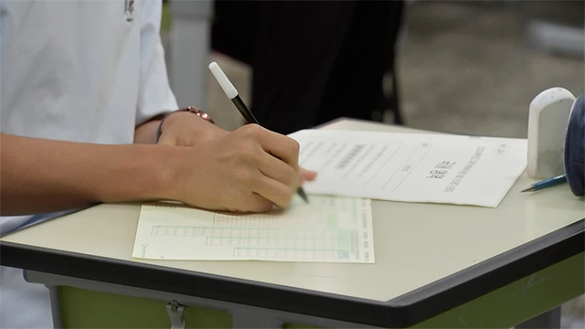 ‘학원과 문항 거래’ 현직 교사 249명 적발…확인된 수입만 6년간 213억