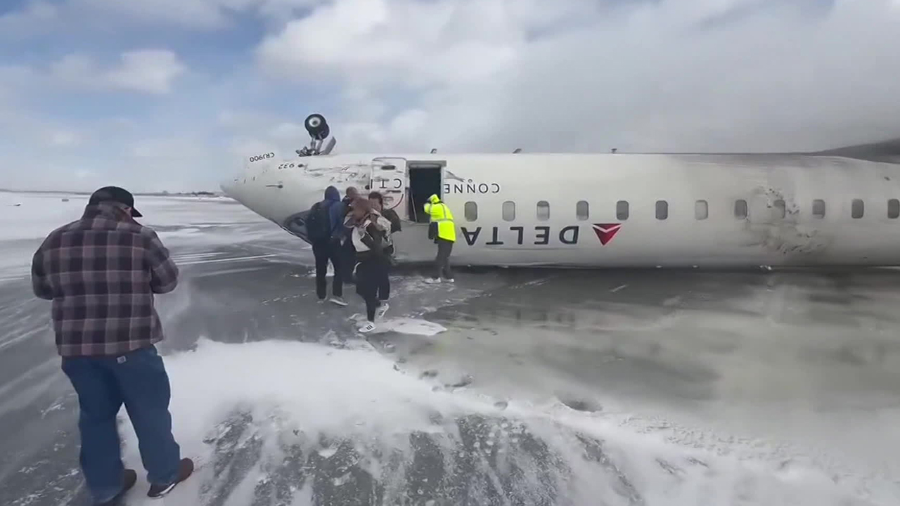 토론토 공항 델타 항공기 착륙 영상 공개…21명 부상