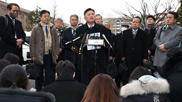 [속보] ​​국회 측 “비상계엄, 헌법 파괴 행위이자 민주공화국 전복 행위”