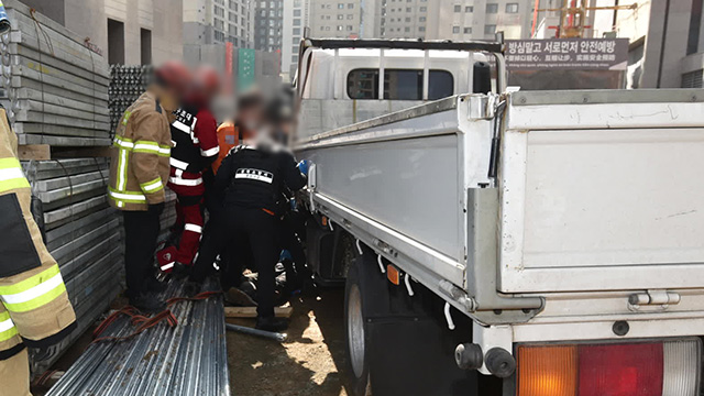 서울 동대문구 아파트 공사장서 화물차 운전자 자재에 깔려 숨져