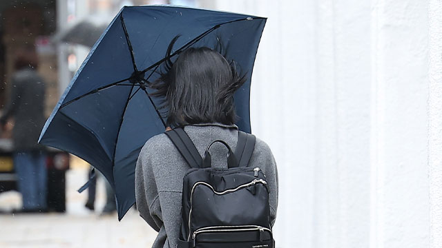주말 전국에 강한 비바람…밤부터 기온 크게 떨어져