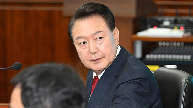 검찰, ‘비상계엄’ 윤 전 대통령 직권남용 혐의로 추가 기소