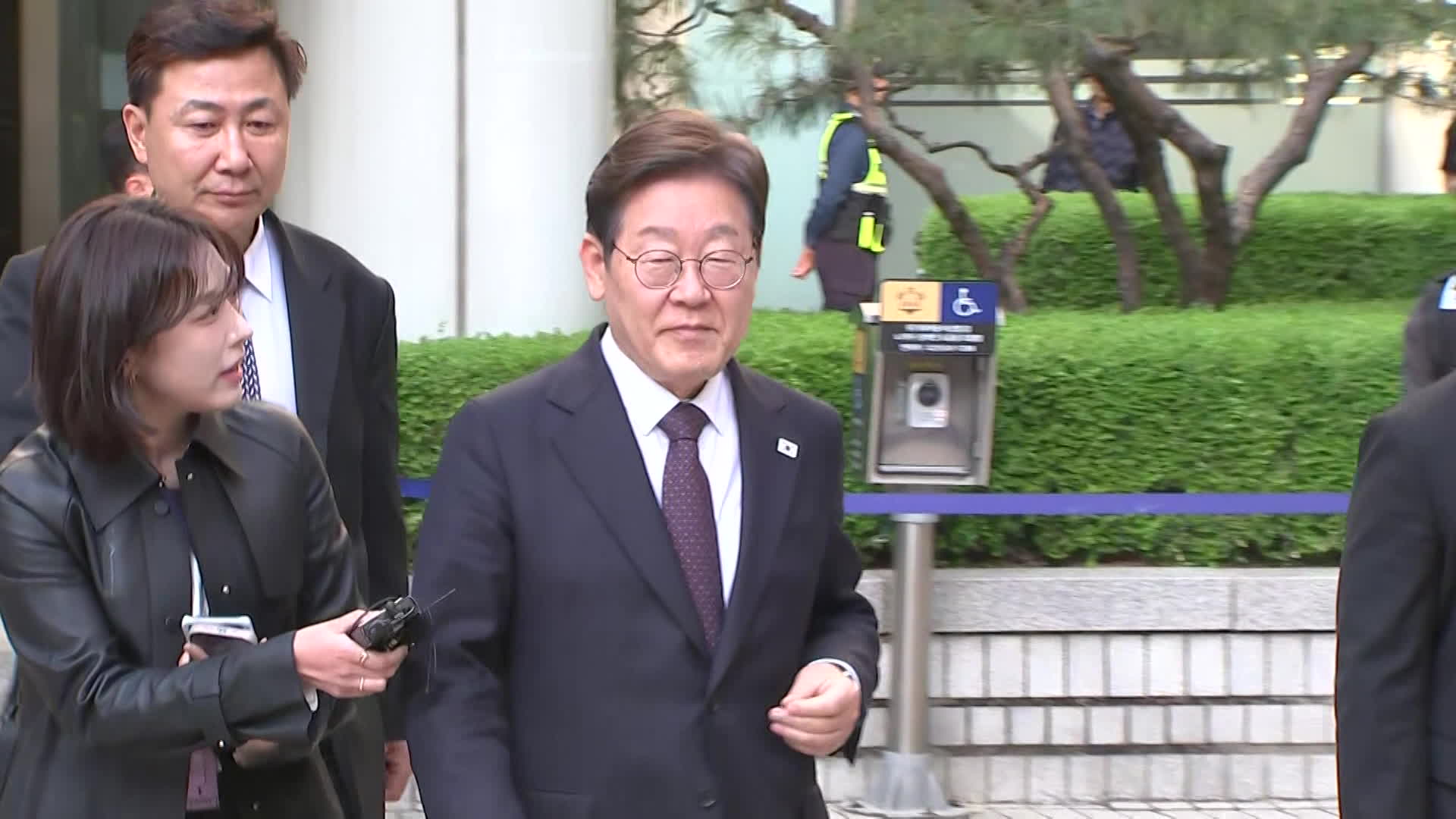 남은 재판 여전히 5개…헌법 84조 ‘재판 중지’ 논란 재점화