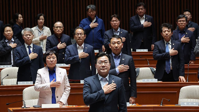 민주당 “대법원장 탄핵여부 결정 보류…고법에 공판기일변경 요구”