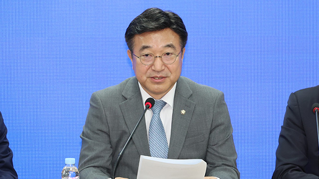 민주당 “대법원 ‘3차내란’ 기도…대선 불개입 의사 밝혀야”