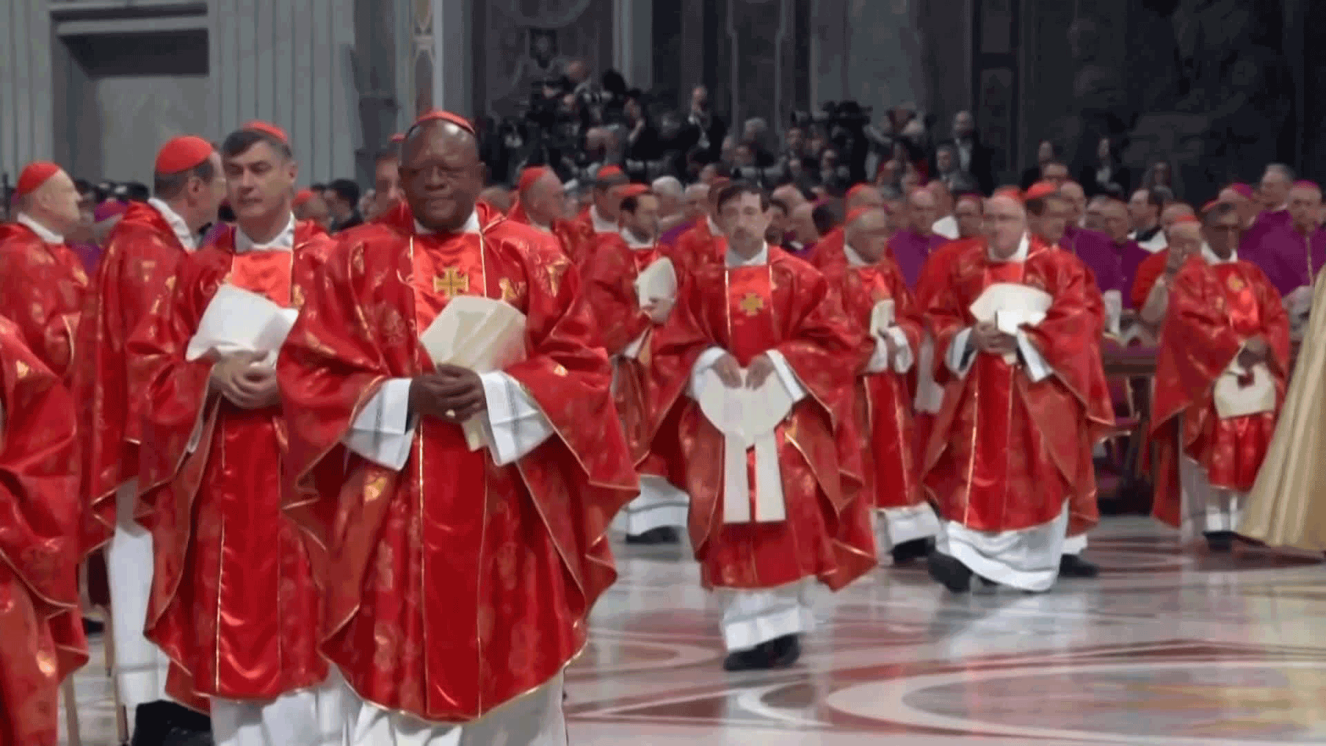 Processions begin to elect new pope