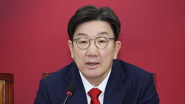 국민의힘 “알량한 대통령 후보 지키려 회견…이틀 내 단일화돼야”