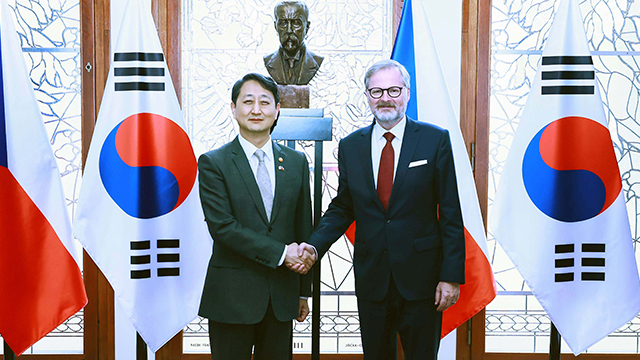 체코 총리 “한수원 입찰서 가장 훌륭…빠르게 해결될 것”