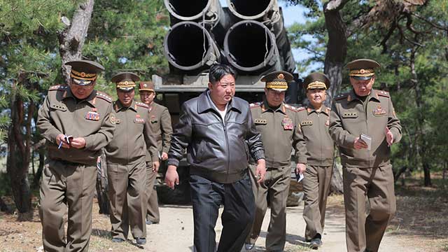 군 “북한 KN-25 초대형 방사포, 이미 러시아에 지원한 듯”