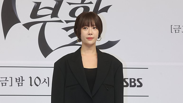 황정음, 회삿돈 42억원 횡령해 코인 투자…“심려 끼쳐 죄송”
