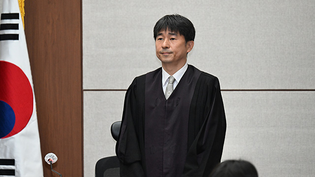 민주당 “‘지귀연 의혹’ 사법부 제식구 감싸기…사진 공개 등 대응”