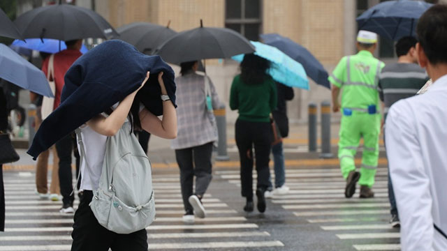 새벽까지 수도권과 남해안 집중호우 주의, 서해안 짙은 안개