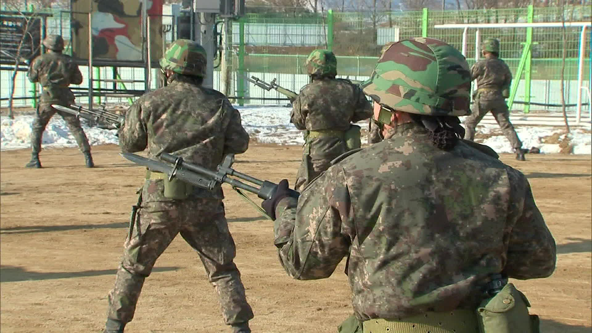 [공약검증] 모병제·여군 확대…병력자원 감소 대안 될까?
