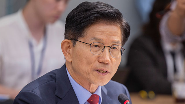김문수, 의료계 찾아 의정 갈등에 “무조건 사과드린다…잘못 인정”